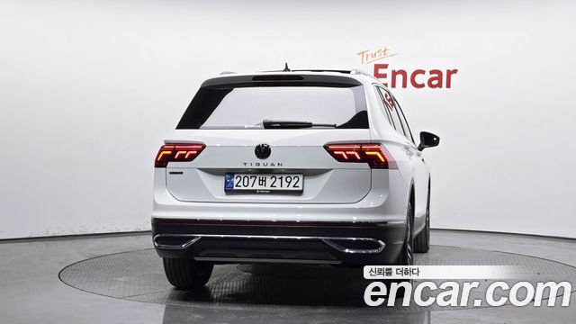 Volkswagen Tiguan Allspace 2.0 TSI Prestige 2023 — фото 4