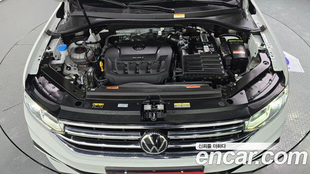 Volkswagen Tiguan Allspace 2.0 TSI Prestige 2023 — фото 6
