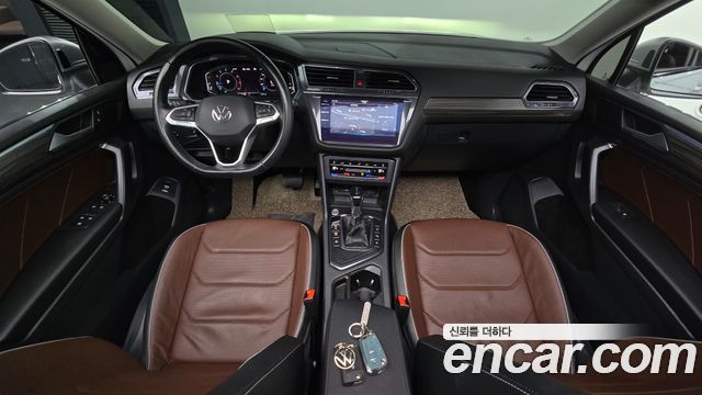 Volkswagen Tiguan Allspace 2.0 TSI Prestige 2023 — фото 7