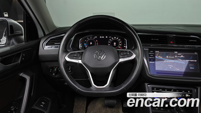 Volkswagen Tiguan Allspace 2.0 TSI Prestige 2023 — фото 12
