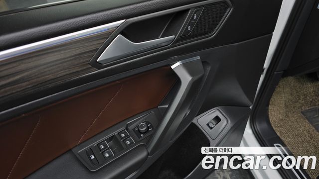 Volkswagen Tiguan Allspace 2.0 TSI Prestige 2023 — фото 15