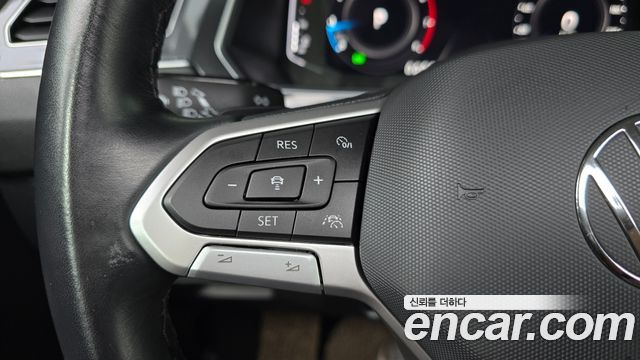 Volkswagen Tiguan Allspace 2.0 TSI Prestige 2023 — фото 16