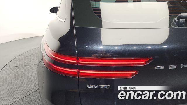 Genesis GV70 2.5T Gasoline AWD 2022 — фото 23