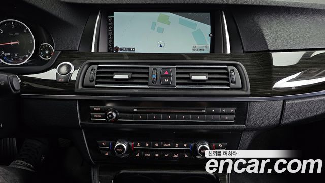 BMW 5 Series (F10) 520d xDrive Luxury Plus 2015 — фото 14