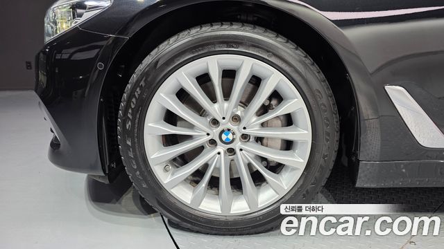 BMW 5 Series (G30) 530i Luxury Plus 2019 — фото 5