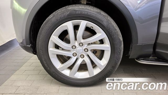 Land Rover Discovery 5 3.0 TD6 HSE 2018 — фото 5