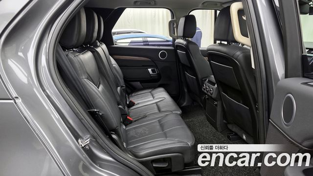 Land Rover Discovery 5 3.0 TD6 HSE 2018 — фото 12
