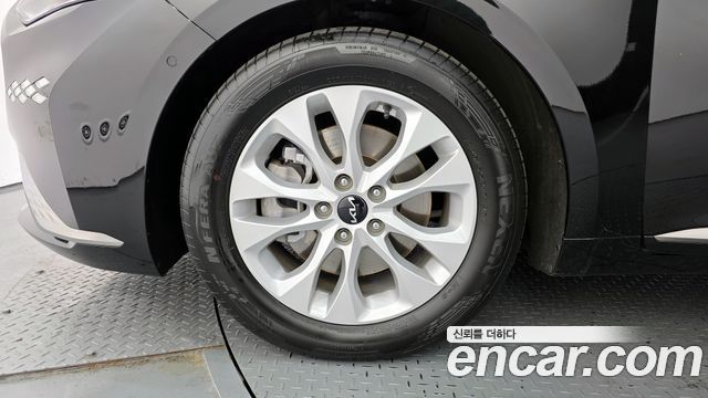 Kia K8 2.5 Gasoline 2WD Noblesse 2023 — фото 5