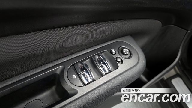 MINI Cooper Clubman Standard 2nd 2018 — фото 17