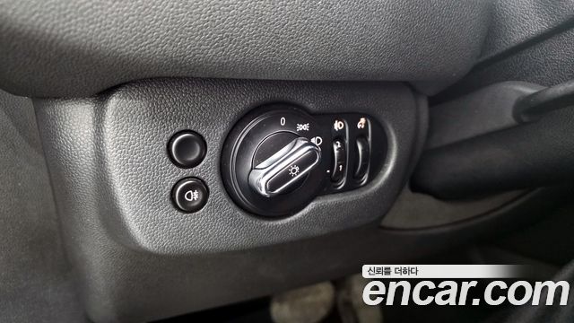 MINI Cooper Clubman Standard 2nd 2018 — фото 18