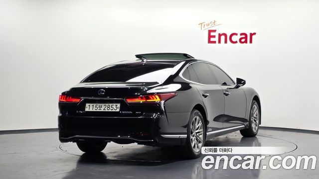 Lexus LS500h (V) 3.5 Luxury AWD 2018 — фото 2