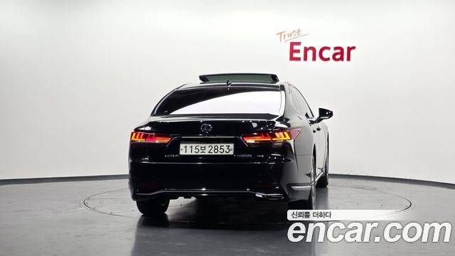 Lexus LS500h (V) 3.5 Luxury AWD 2018 — фото 4