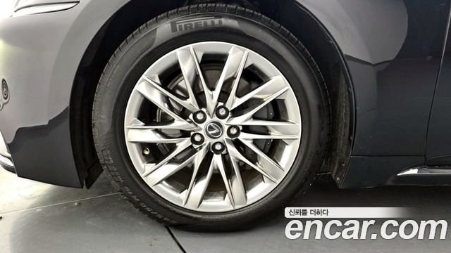 Lexus LS500h (V) 3.5 Luxury AWD 2018 — фото 5