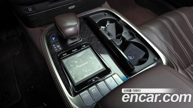 Lexus LS500h (V) 3.5 Luxury AWD 2018 — фото 9