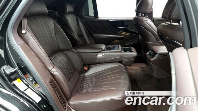 Lexus LS500h (V) 3.5 Luxury AWD 2018 — фото 12