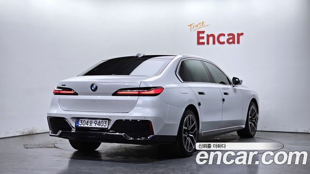 BMW 7 Series (G70) 740d xDrive M Sport 2024 — фото 2