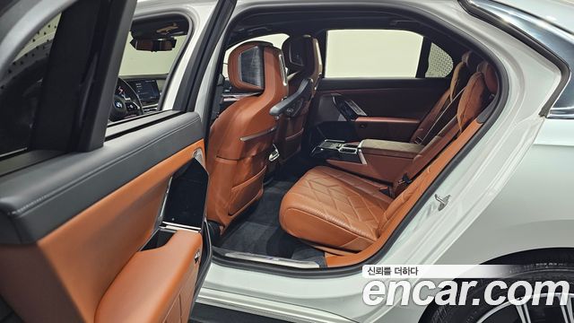 BMW 7 Series (G70) 740d xDrive M Sport 2024 — фото 11