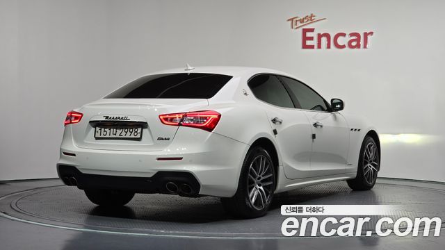 Maserati Ghibli 3.0 GranSport 3rd 2020 — фото 2
