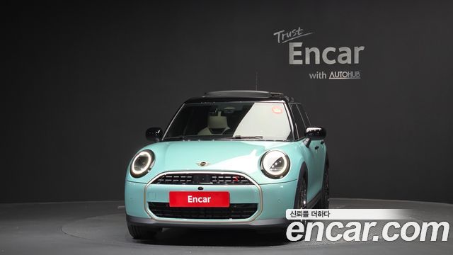 MINI Cooper S (IV) 5 Door Favoured 2025 — фото 3