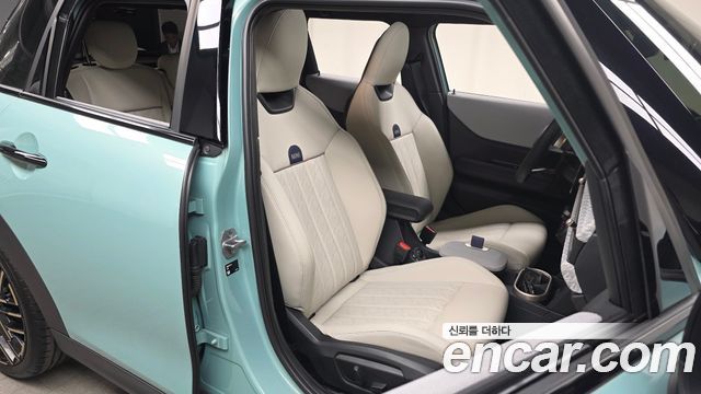 MINI Cooper S (IV) 5 Door Favoured 2025 — фото 12