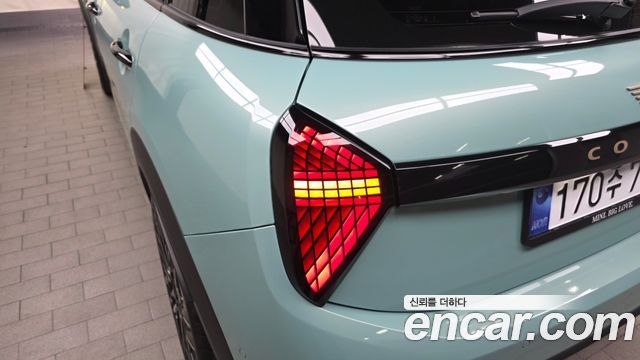 MINI Cooper S (IV) 5 Door Favoured 2025 — фото 23