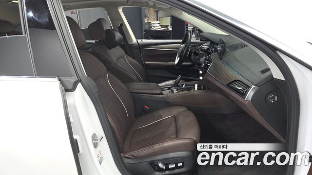 BMW 6 Series GT (G32) 640i xDrive Luxury 2018 — фото 11