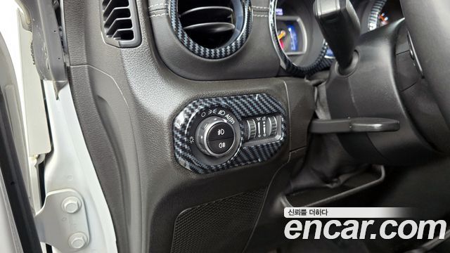Jeep Wrangler (JL) 2.0 Overland 4Door 2019 — фото 16