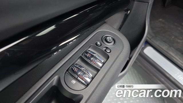 MINI Cooper Clubman High 2nd 2017 — фото 13