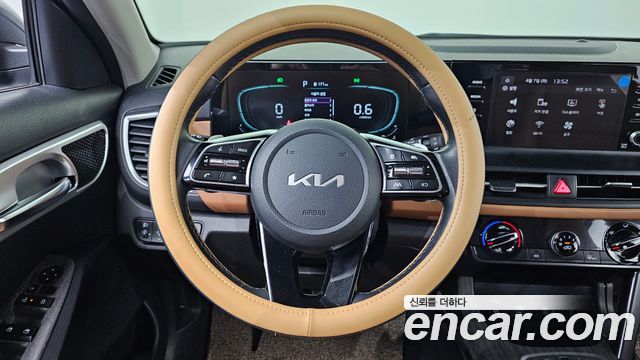 Kia Seltos Gasoline 1.6 Turbo 4WD Signature 2023 — фото 14