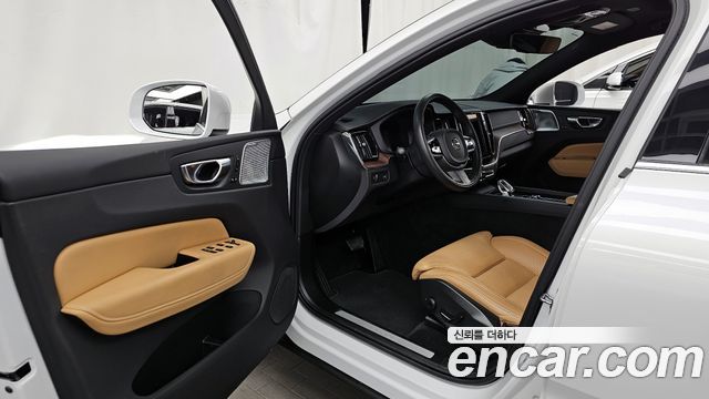 Volvo XC60 (II) B6 Inscirtion 2021 — фото 10