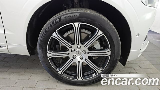 Volvo XC60 (II) B6 Inscirtion 2021 — фото 27