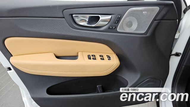Volvo XC60 (II) B6 Inscirtion 2021 — фото 30