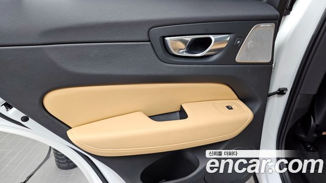 Volvo XC60 (II) B6 Inscirtion 2021 — фото 31