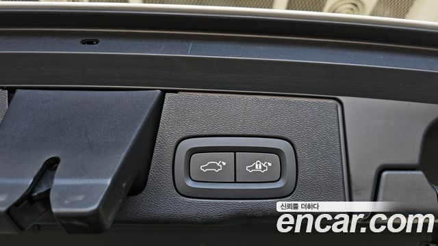 Volvo XC60 (II) B6 Inscirtion 2021 — фото 32