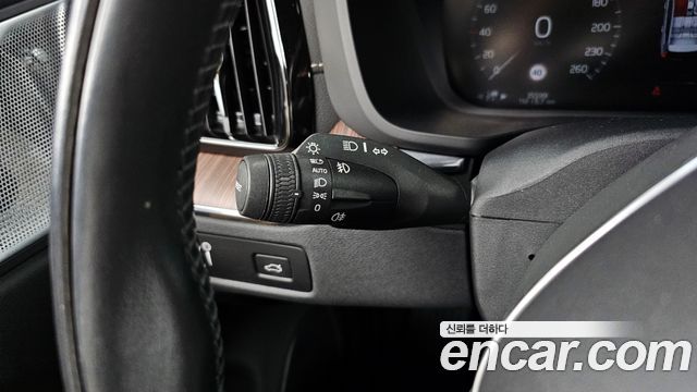 Volvo XC60 (II) B6 Inscirtion 2021 — фото 35