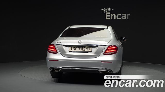 Mercedes-Benz E-Class (W213) E200 Avantgarde 2017 — фото 4