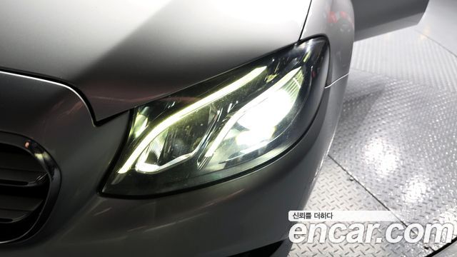 Mercedes-Benz E-Class (W213) E200 Avantgarde 2017 — фото 22