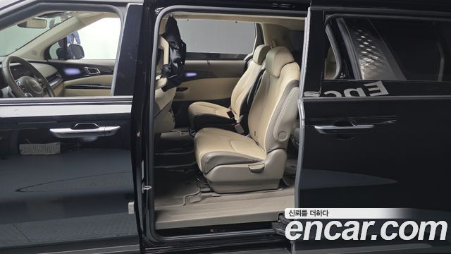 Kia Carnival (IV) Gasoline 9-seater Limousine(Special vehicle) 2023 — фото 15