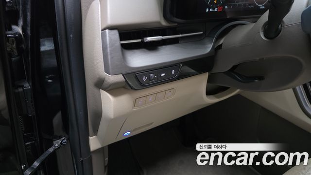 Kia Carnival (IV) Gasoline 9-seater Limousine(Special vehicle) 2023 — фото 18