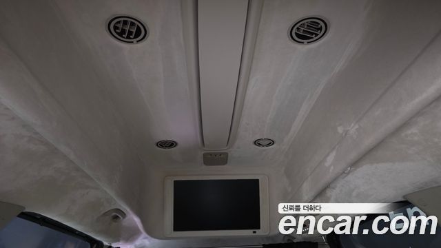 Kia Carnival (IV) Gasoline 9-seater Limousine(Special vehicle) 2023 — фото 32