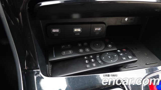 Kia Carnival (IV) Gasoline 9-seater Limousine(Special vehicle) 2023 — фото 36