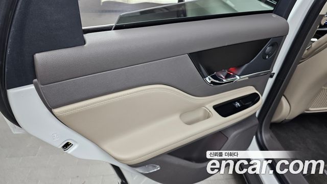Lincoln Corsair 2.0 Reserve AWD 2021 — фото 25