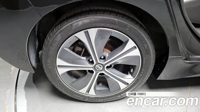 Nissan Leaf (ZE1) EV SL 2019 — фото 5