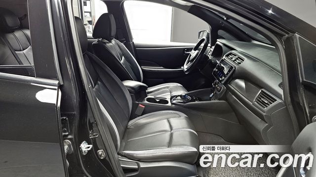 Nissan Leaf (ZE1) EV SL 2019 — фото 11