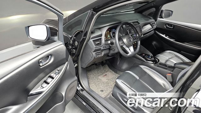 Nissan Leaf (ZE1) EV SL 2019 — фото 12
