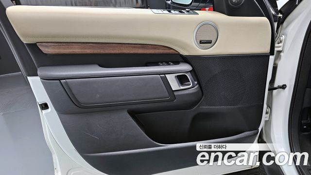 Land Rover Discovery 5 3.0 SD6 HSE 2019 — фото 24