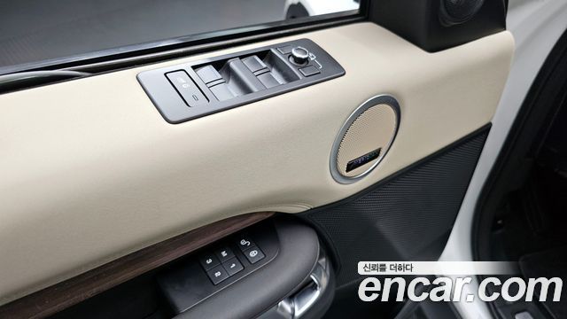 Land Rover Discovery 5 3.0 SD6 HSE 2019 — фото 30