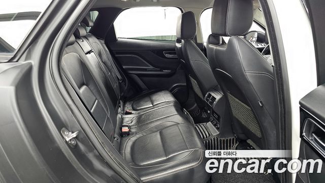 Jaguar F-PACE 20d R-Sport 2017 — фото 16