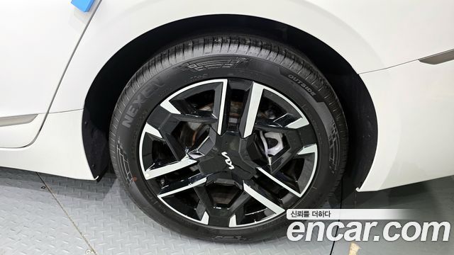 Kia K8 2.5 Gasoline 2WD Noblesse Light 2025 — фото 21