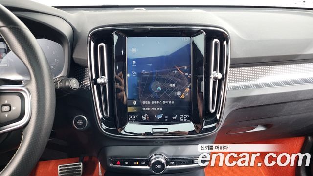 Volvo XC40 T4 R-Design 2019 — фото 12